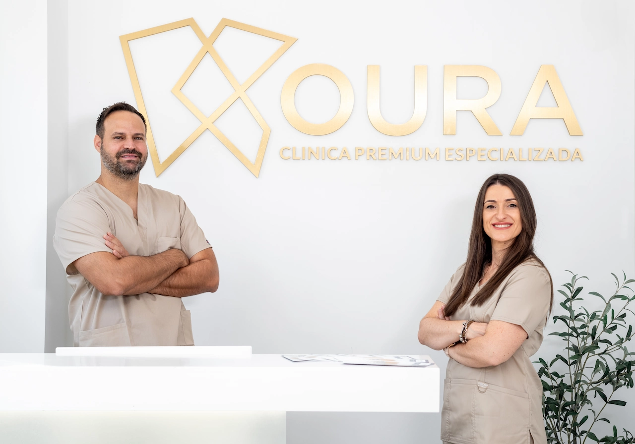 Lázaro Figueredo y Ángela Balbuena, cofundadores de KOURA DENTAL PLUS, en la clínica